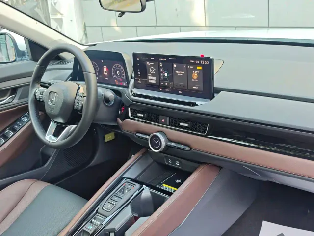 Honda Inspire Hybrid — Фото автомобиля 7