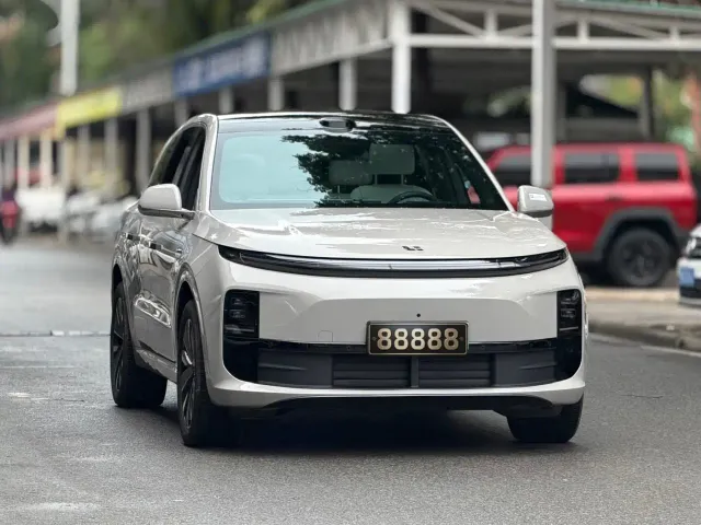 Li Auto L6 — Фото автомобиля 3