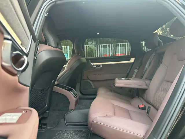 Volvo S90 — Фото автомобиля 25