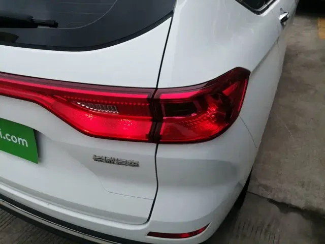 Haval M6 — Фото автомобиля 23