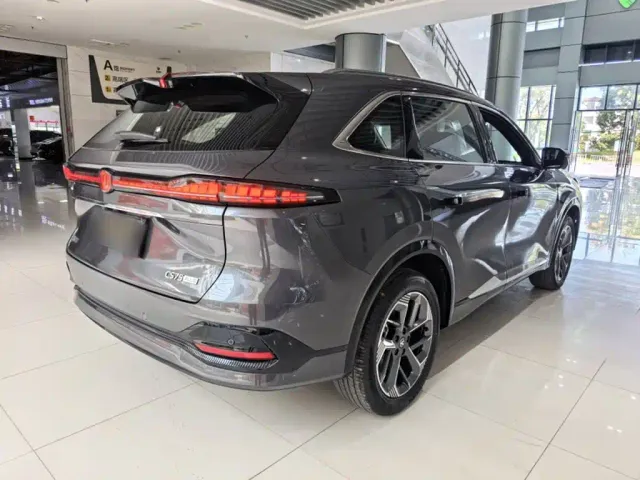 Changan CS75 Plus — Фото автомобиля 15