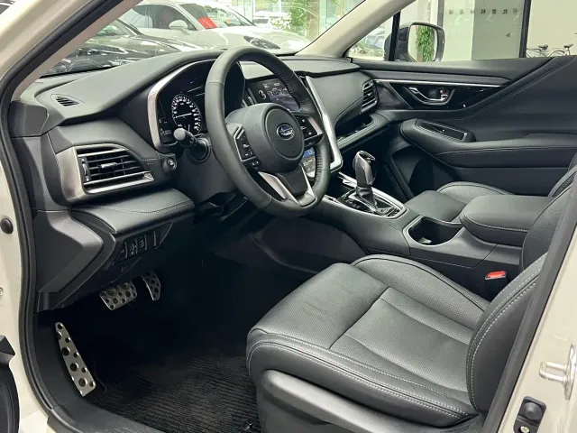 Subaru Outback — Фото автомобиля 11
