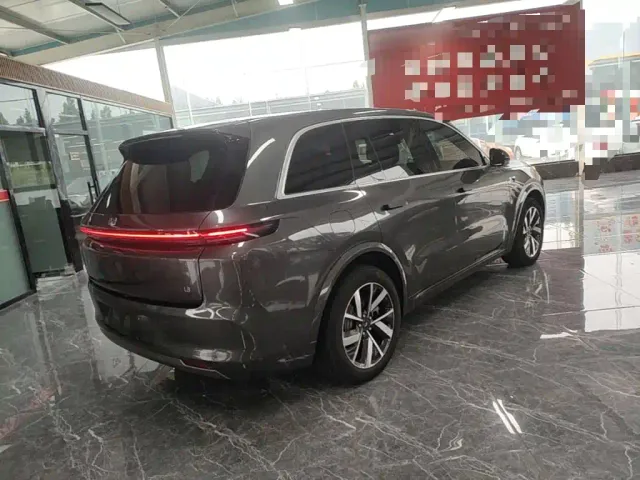 Li Auto L8 — Фото автомобиля 6