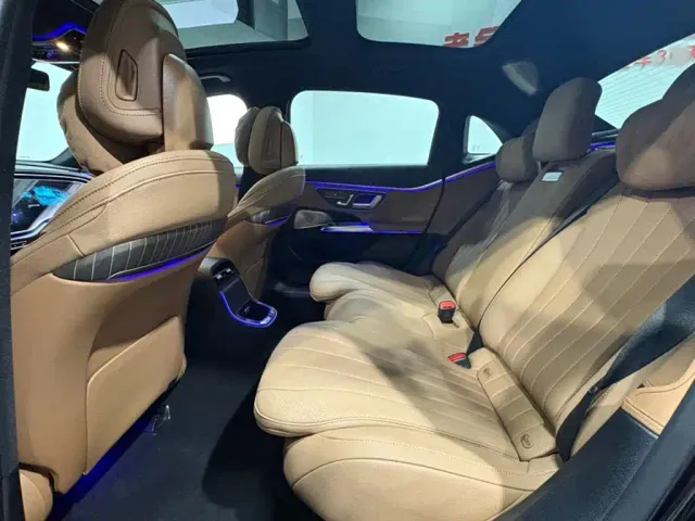 Mercedes-Benz E-Class — Фото автомобиля 9