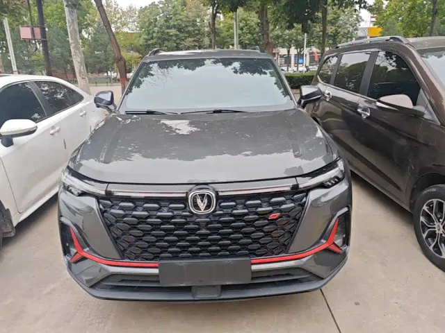 Changan CS35 Plus — Фото автомобиля 2
