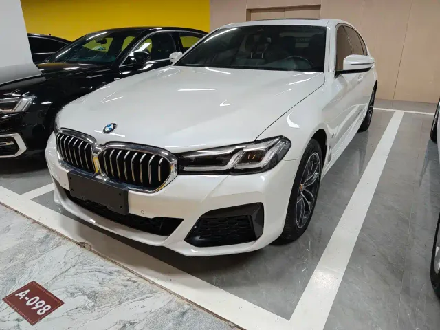 Фотография автомобиля — BMW 5 Series