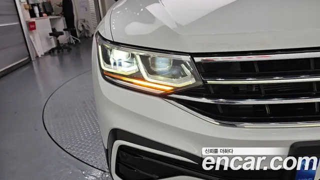 Volkswagen Tiguan — Фото автомобиля 7