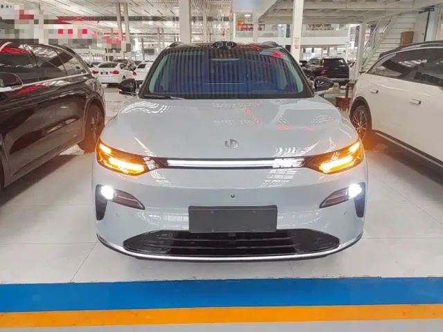 Leapmotor C11 — Фото автомобиля 2