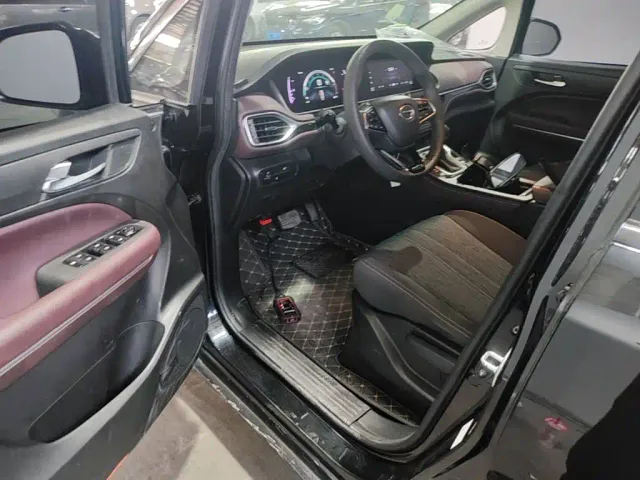 GAC Trumpchi M6 — Фото автомобиля 11