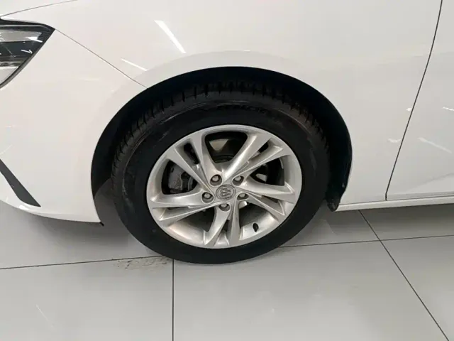 Buick Regal — Фото автомобиля 22