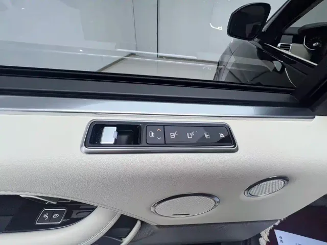 Land Rover Range Rover — Фото автомобиля 15