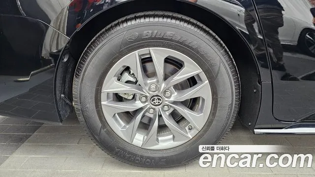 Toyota Sienna — Фото автомобиля 4