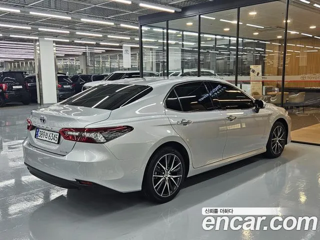 Toyota Camry XV70 — Фото автомобиля 2