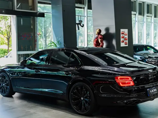 Bentley Flying Spur 2022 4.0T V8 Standard — Фото автомобиля 3