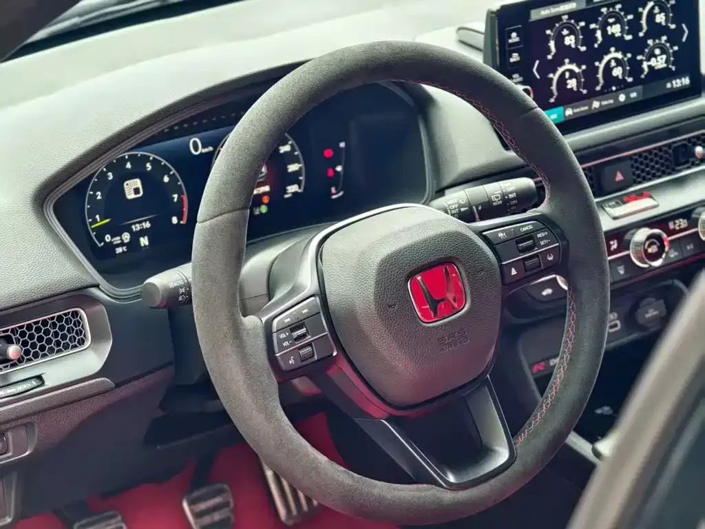 Honda Civic (Import) 2023 2.0T 420TURBO TYPE R — Фото автомобиля 21