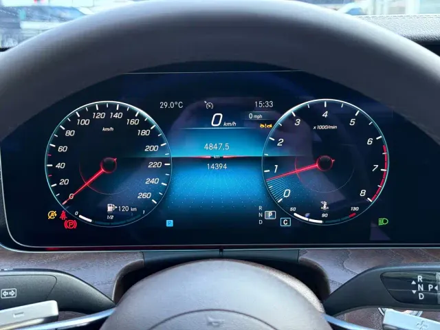 Mercedes-Benz E-Class — Фото автомобиля 9