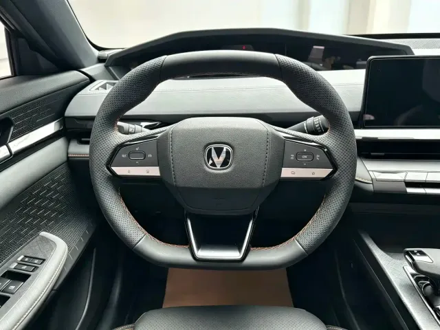 Changan UNI-V — Фото автомобиля 14