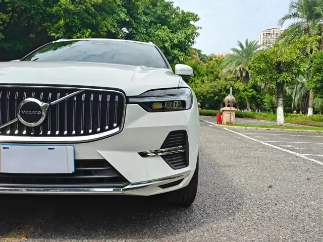 Volvo XC60 — Фото автомобиля 11