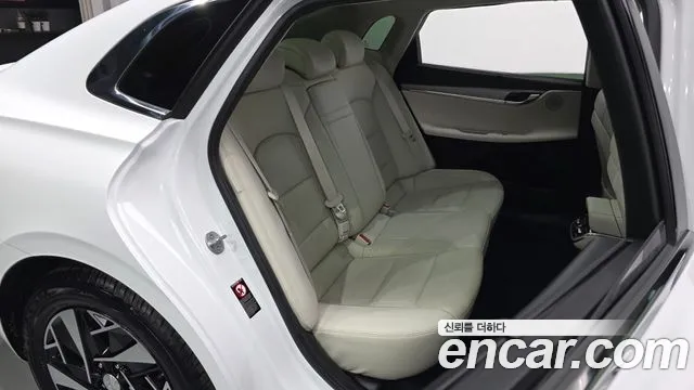 Hyundai Grandeur (New) Hybrid — Фото автомобиля 18