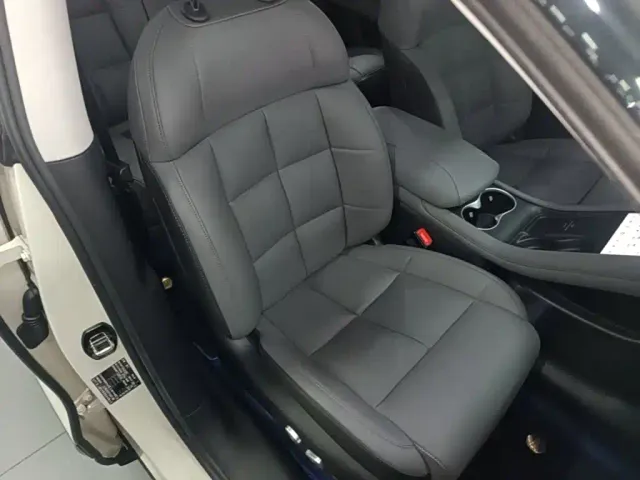 IM Motors LS6 — Фото автомобиля 24