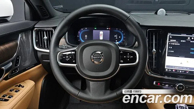 Volvo S90 — Фото автомобиля 19