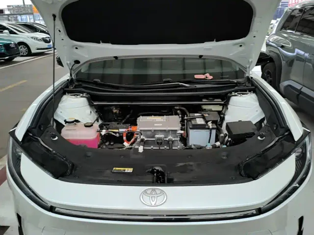 Toyota bZ5 — Фото автомобиля 19