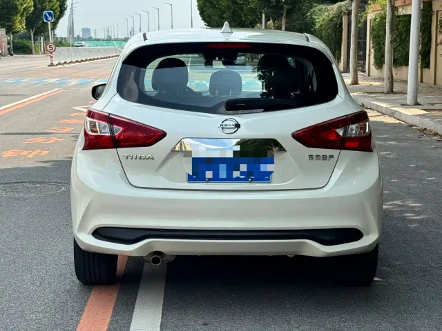 Nissan Tiida — Фото автомобиля 9