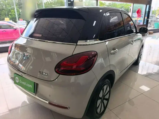 Wuling Bingo — Фото автомобиля 6