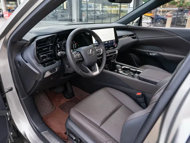 Lexus RX — Фото автомобиля 9