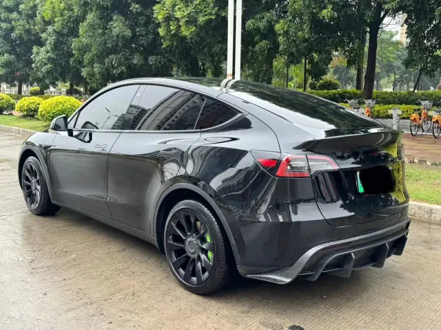 Tesla Model Y — Фото автомобиля 7