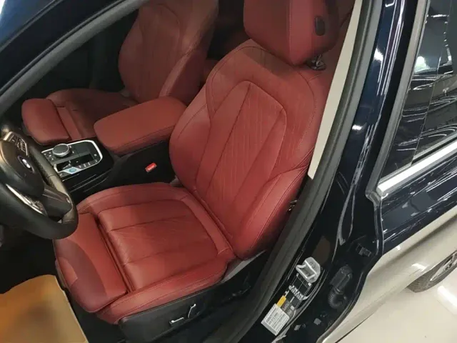 BMW iX3 — Фото автомобиля 14