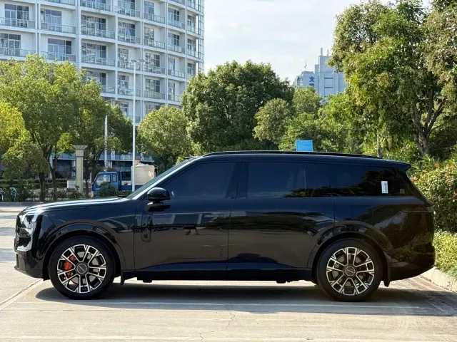 Lynk & Co 900 — Фото автомобиля 3