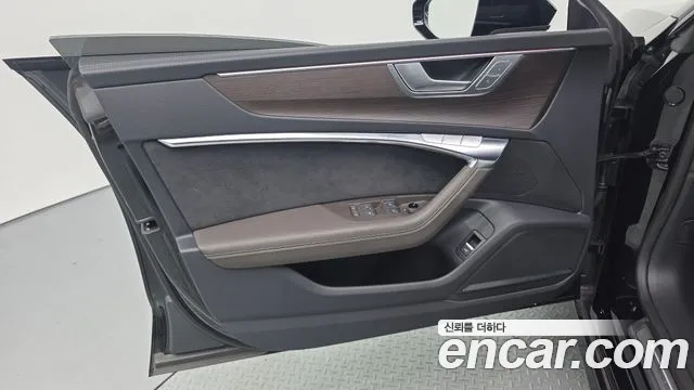 Audi A7 4K — Фото автомобиля 13
