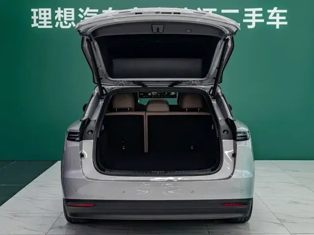 Li Auto Li Auto i6 2025 2WD Base Model — Фото автомобиля 6