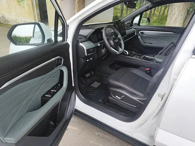 Geely Haoyue L — Фото автомобиля 15