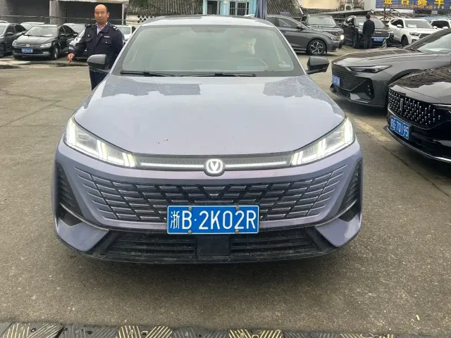 Changan Eado — Фото автомобиля 2