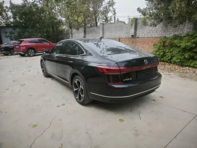 Volkswagen Passat — Фото автомобиля 11
