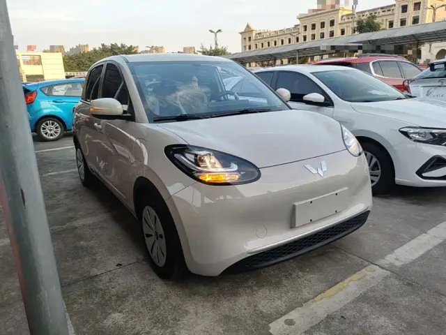 Wuling Bingo — Фото автомобиля 3
