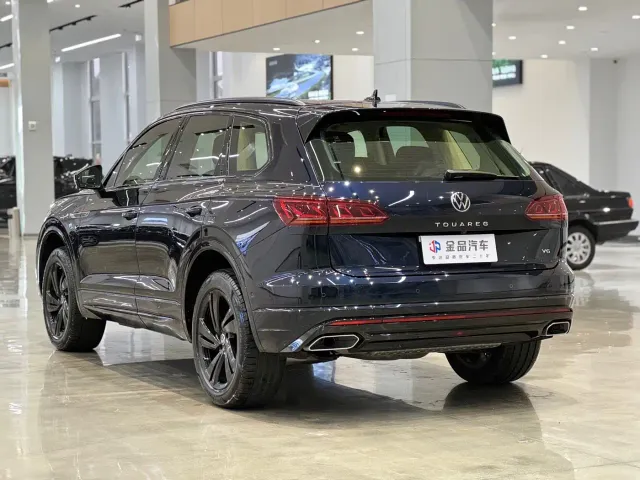 Volkswagen Touareg 2023 3.0TSI R-Line Black Sports Package — Фото автомобиля 6