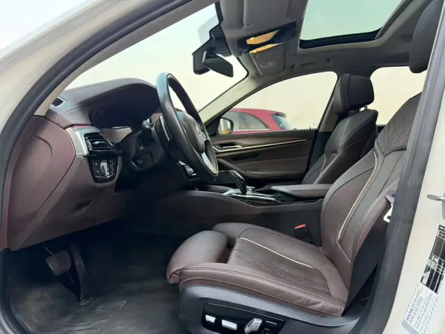 BMW 5 Series — Фото автомобиля 4