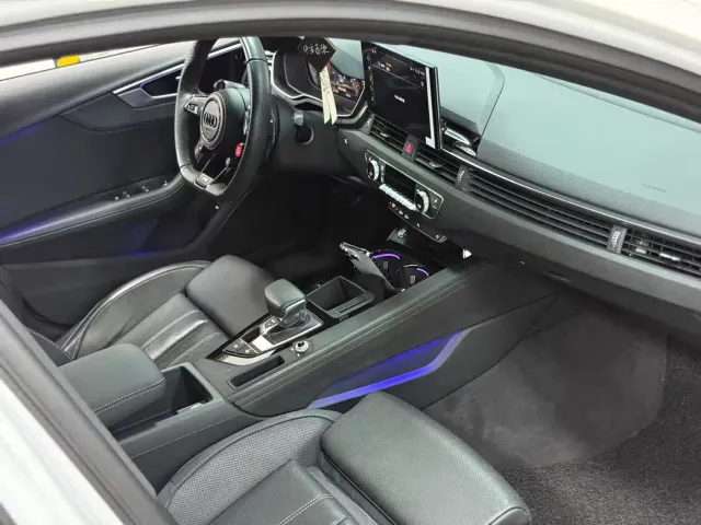 Audi A4L — Фото автомобиля 8