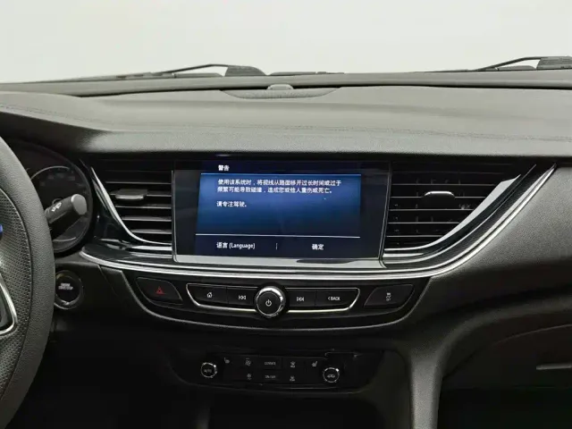 Buick Regal — Фото автомобиля 12