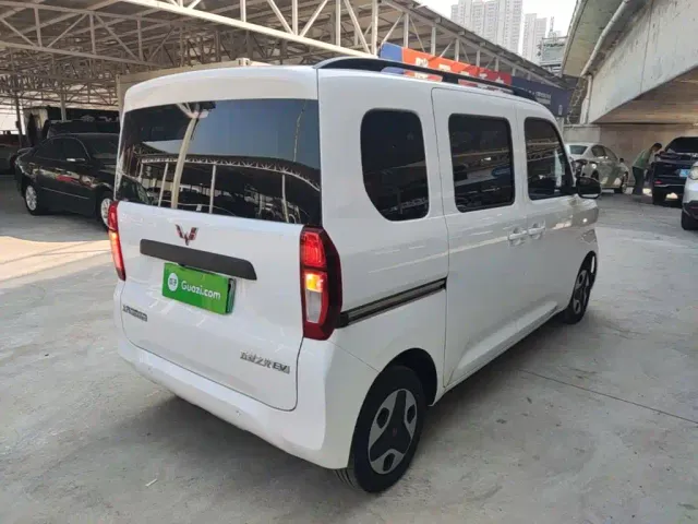 Wuling Zhiguang NEV — Фото автомобиля 6