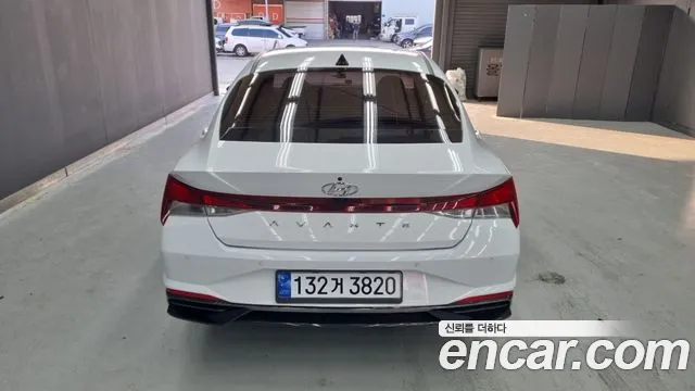 Hyundai Avante CN7 — Фото автомобиля 4