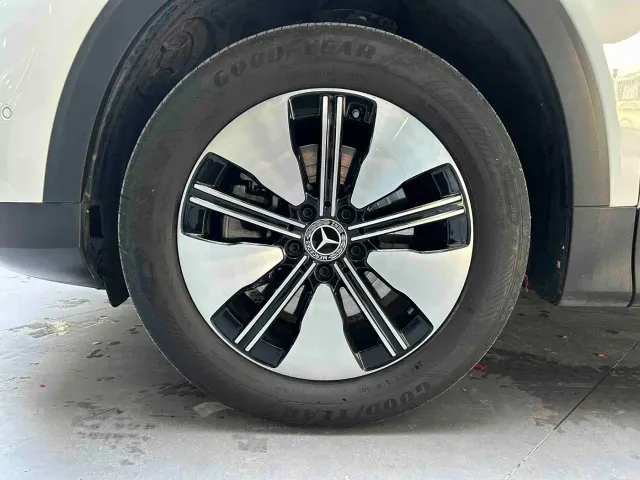 Mercedes-Benz EQB — Фото автомобиля 3