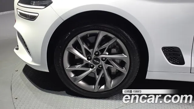 Genesis G70 New — Фото автомобиля 5