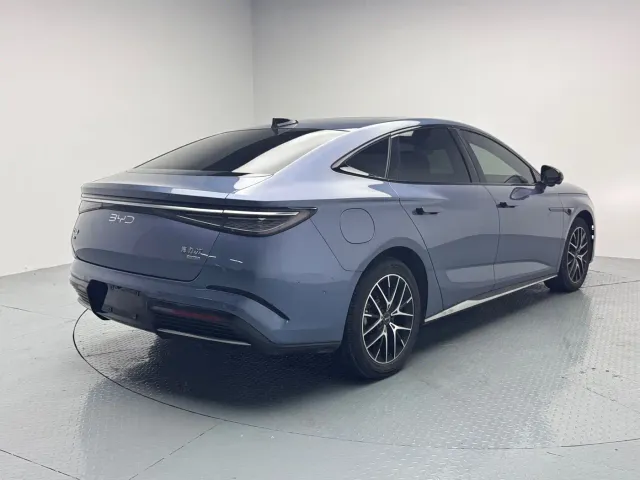 BYD Seal 07 DM-i — Фото автомобиля 7