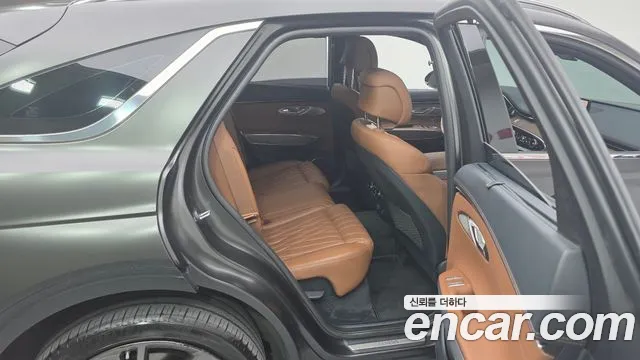 Genesis GV70 — Фото автомобиля 11