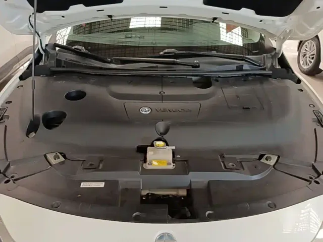 Venucia D60 EV — Фото автомобиля 15