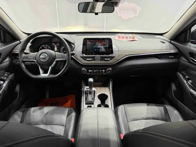 Nissan Teana — Фото автомобиля 13